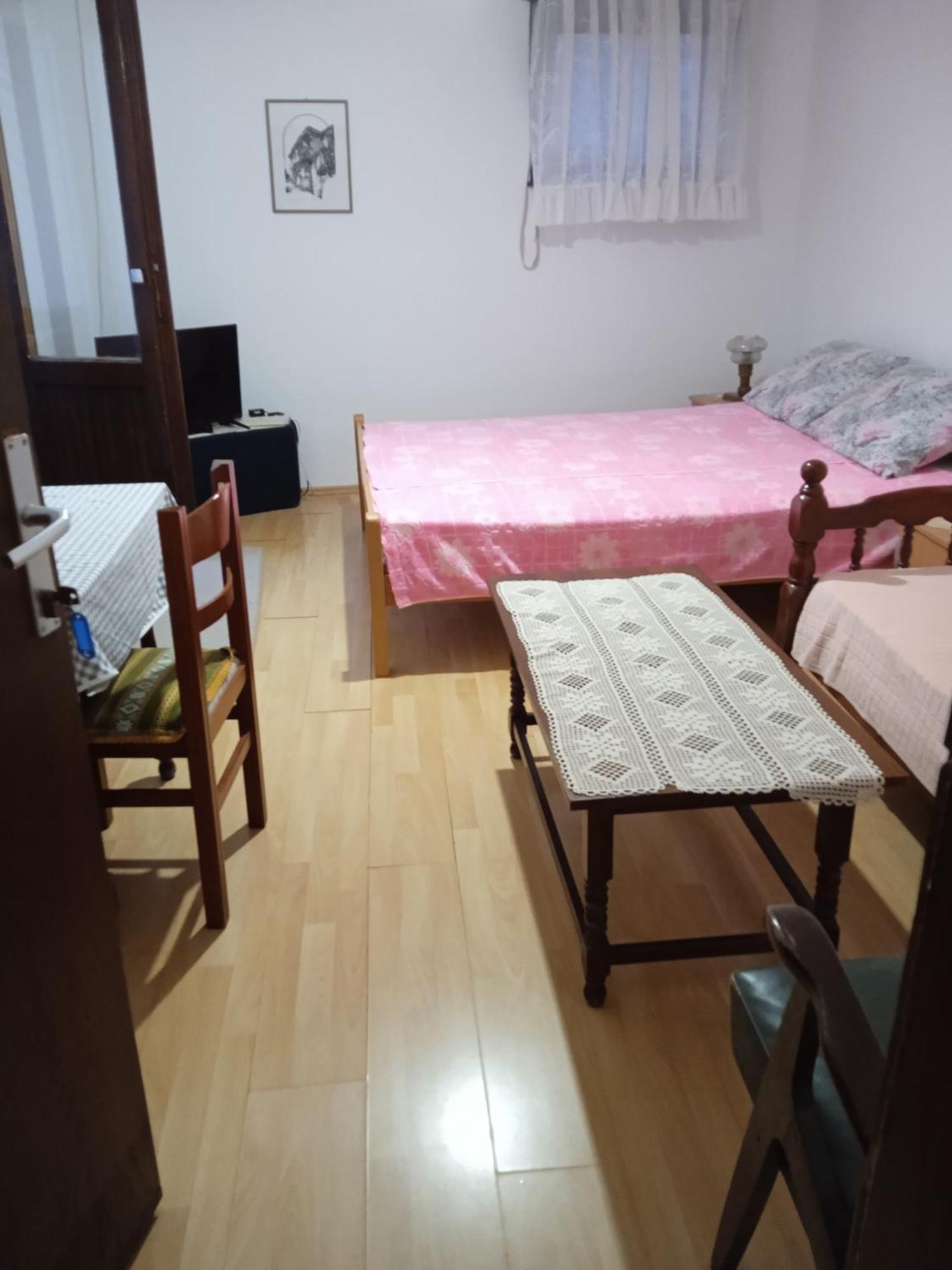 Apartments Sino More Тиват Екстериор снимка