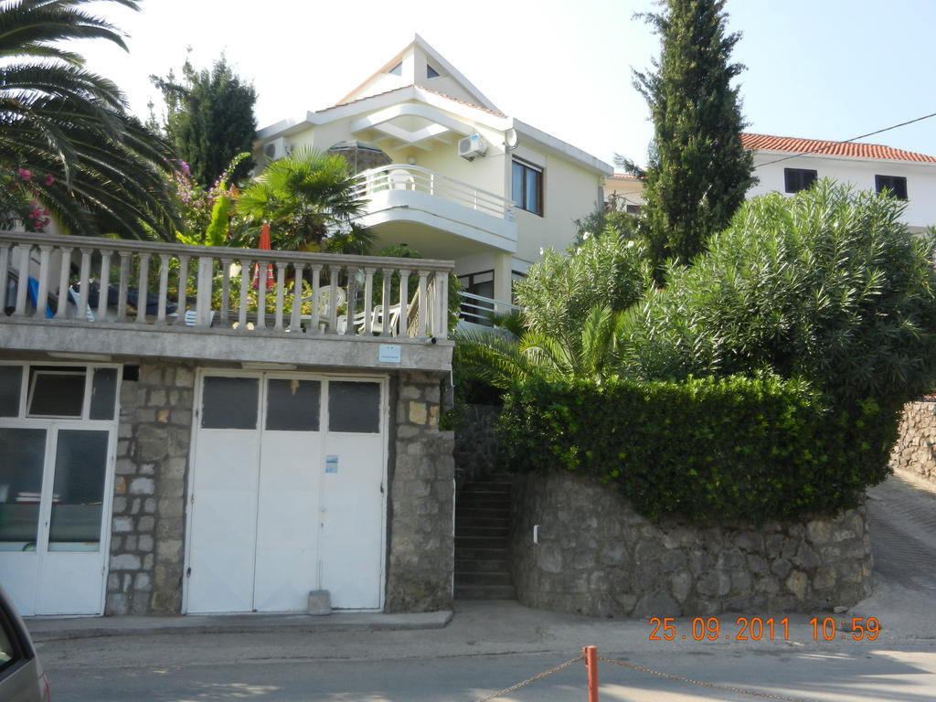 Apartments Sino More Тиват Екстериор снимка