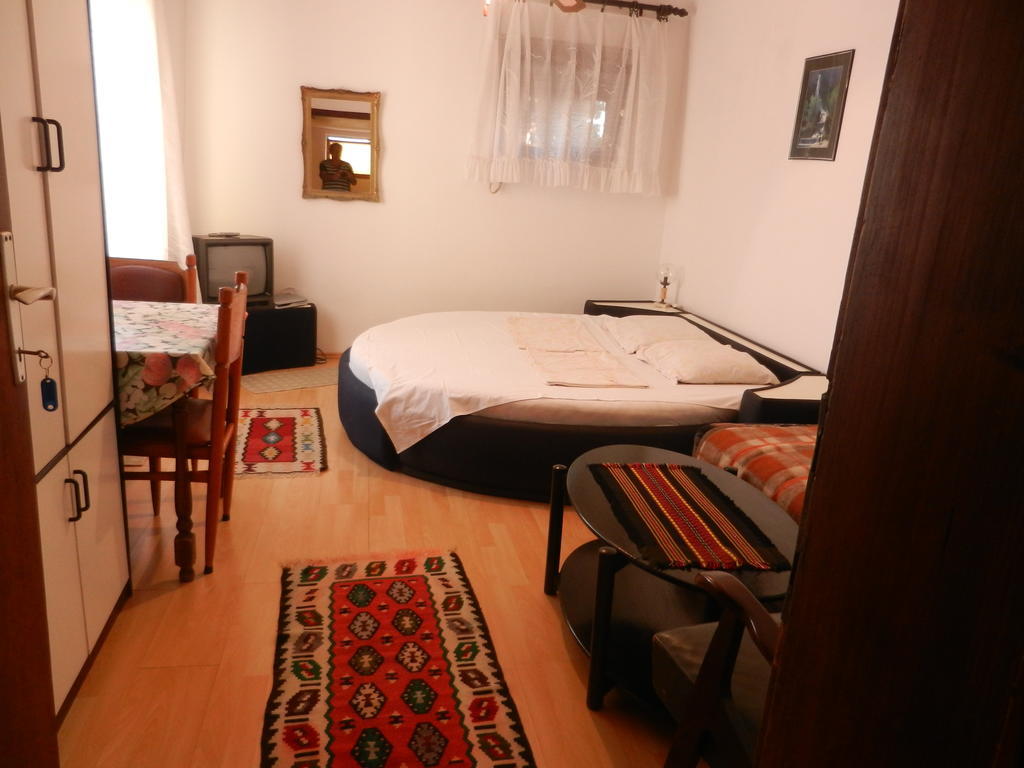 Apartments Sino More Тиват Екстериор снимка
