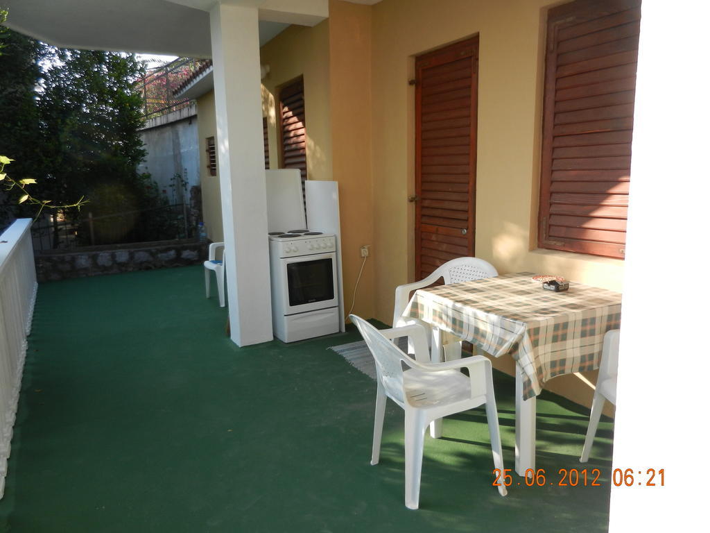 Apartments Sino More Тиват Стая снимка